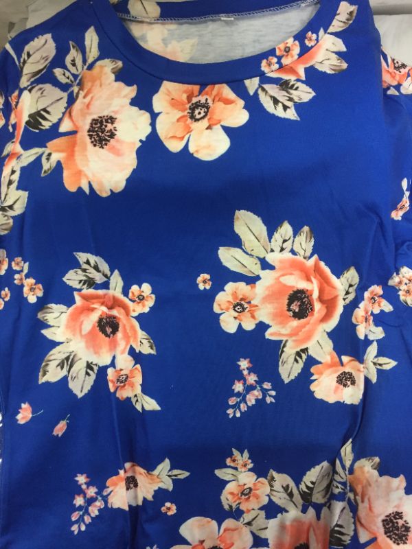 Photo 1 of women's floral shirt 2 pack 
size S