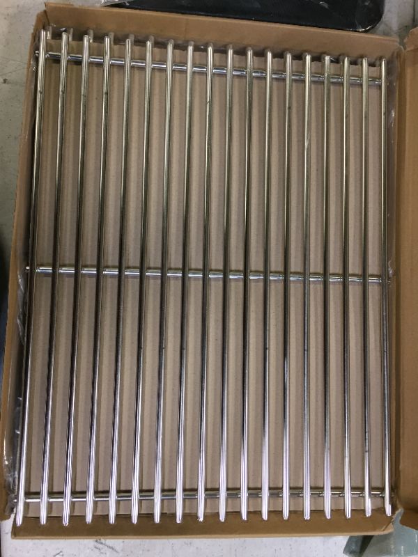 Photo 2 of 2 pack of grill grates