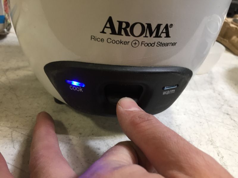 Photo 1 of Aroma rice cooker