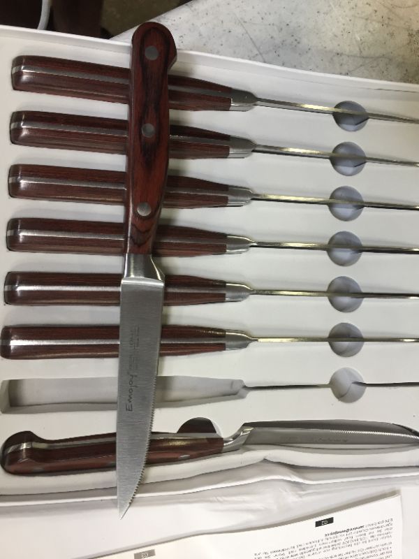 Photo 1 of 8 pack of steak knives