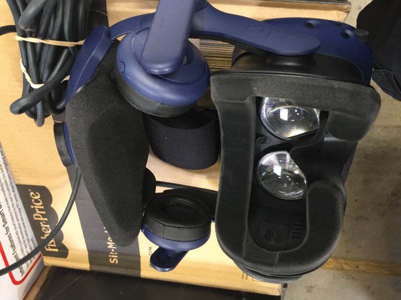 Photo 3 of HTC Vive Headset Only, UNABLE TO TESTE FUNCTIONALITY, SELLING AS IS 
