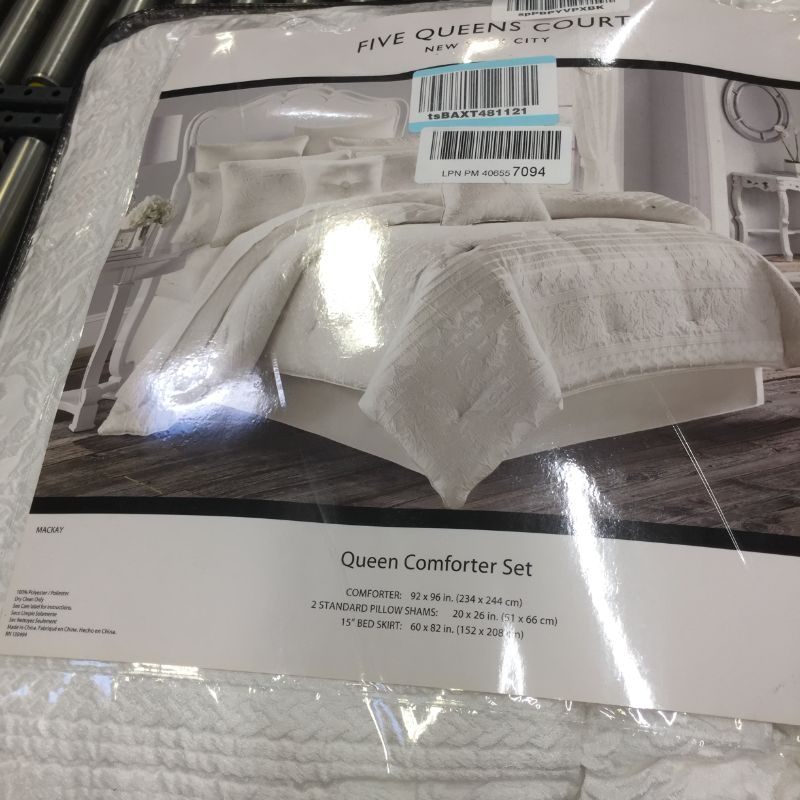 Photo 1 of Five Queens Court Mackay 4-pc. Damask + Scroll Comforter Set