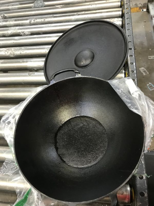 Photo 1 of 13 INCH ROUND CAST IRON POT