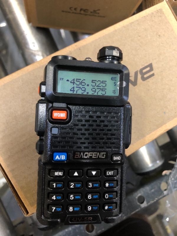 Photo 1 of Baofeng UV-5R Two Way Radio Dual Band 144-148/420-450Mhz Walkie Talkie 1800mAh Li-ion Battery(Black)