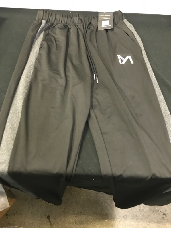 Photo 1 of JOGGERS SIZE SMALL 