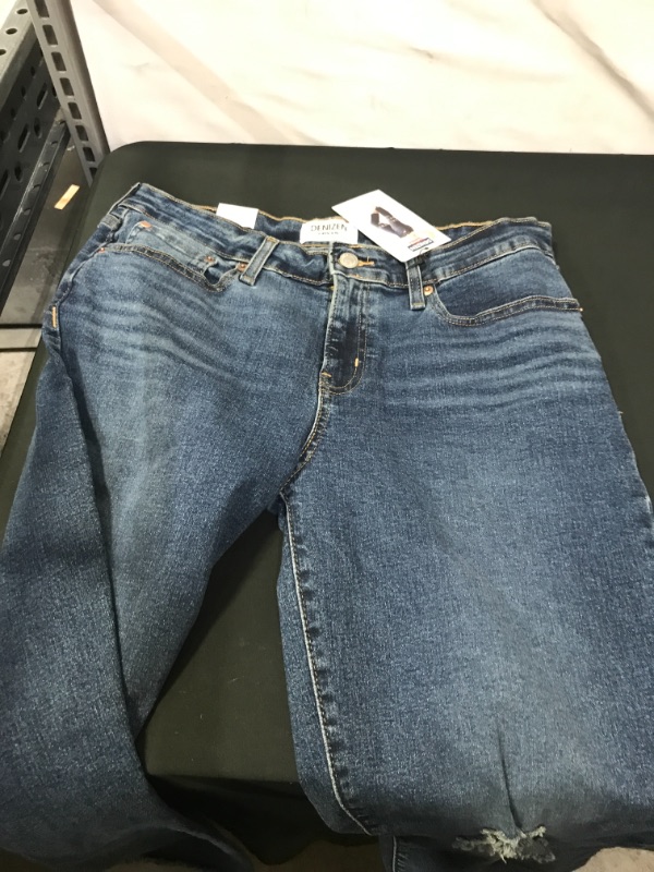 Photo 2 of DENIZEN® from Levi's® Women's Mid-Rise Slim Cropped Boyfriend Jeans  SIZE 10 W30