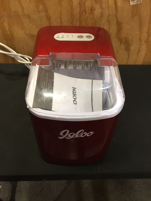 Photo 4 of Igloo 26-Pound Portable Ice Maker, Retro Red Iceb26rr