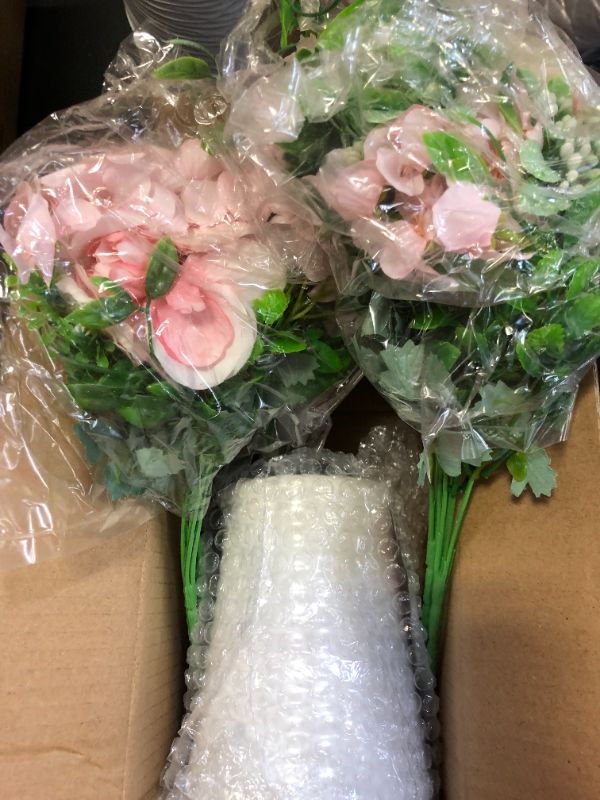 Photo 1 of artificial flowers with case