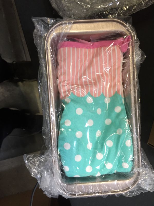 Photo 1 of DOYOLLA Loaf Pan for Bread Baking, Set of 4 Non-stick Bread Toast Box Bakeware & Oven Mitt For Professional & Home Bakers - Gold/0.99 Lb Capacity
