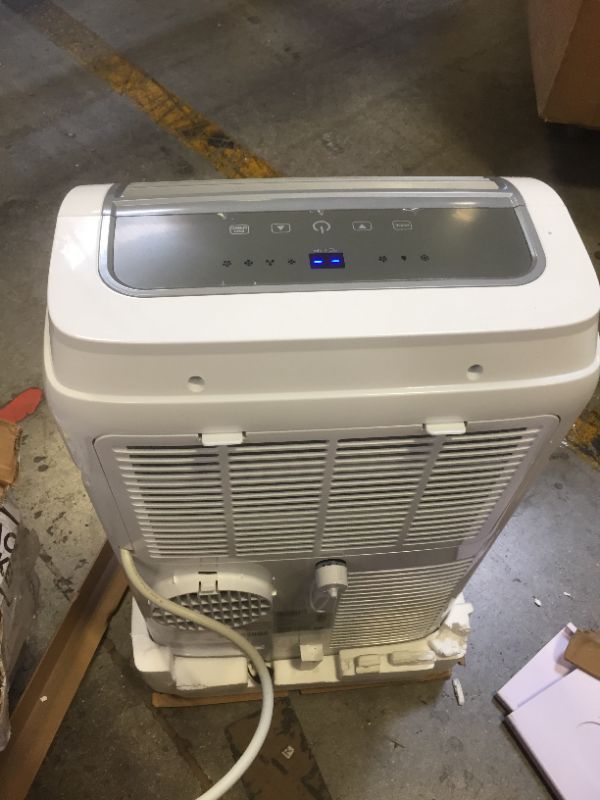 Photo 3 of BLACKDECKER 8000 BTU Portable Air Conditioner