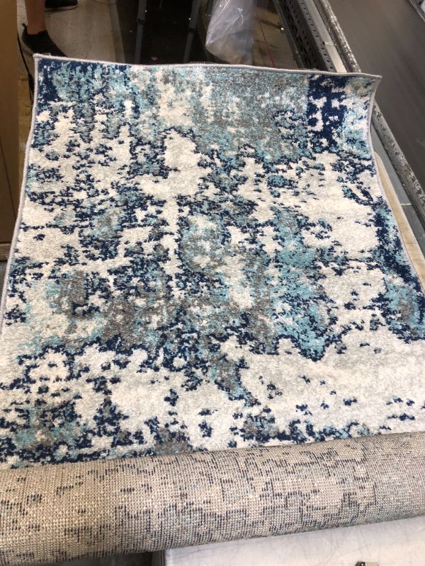 Photo 1 of Area Rug 2' 7" x7'