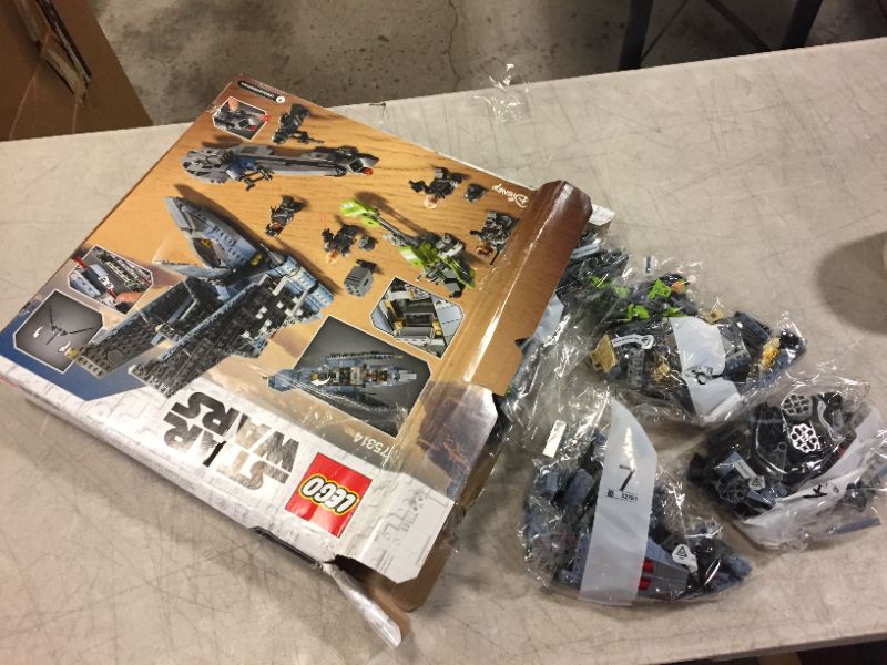 Photo 1 of LEGO Star Wars The Bad Batch Shuttle 75314
