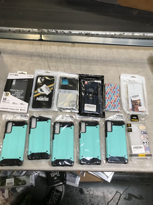 Photo 1 of Phone Accessories Bundle 