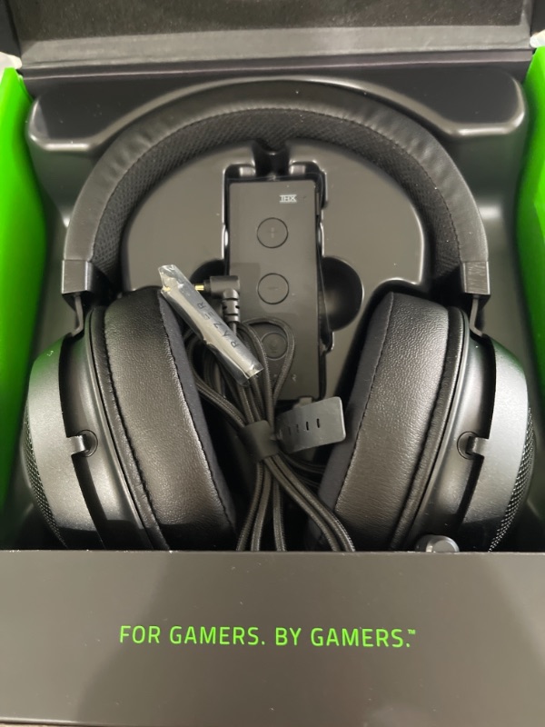 Photo 1 of Razer Kraken Tournament Edition THX 7.1 Surround Sound Gaming Headset: Retractable Noise Cancelling Mic - USB DAC -  For PC
