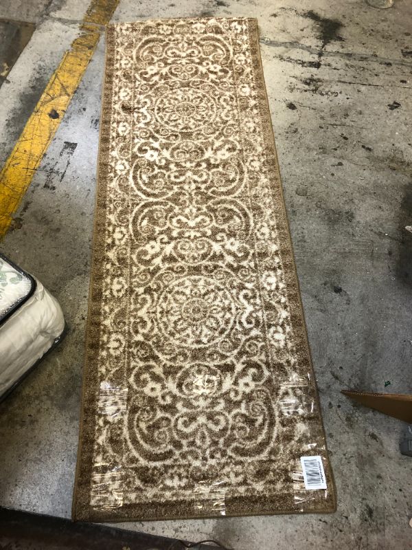 Photo 1 of 2X6' RUNNER RUG