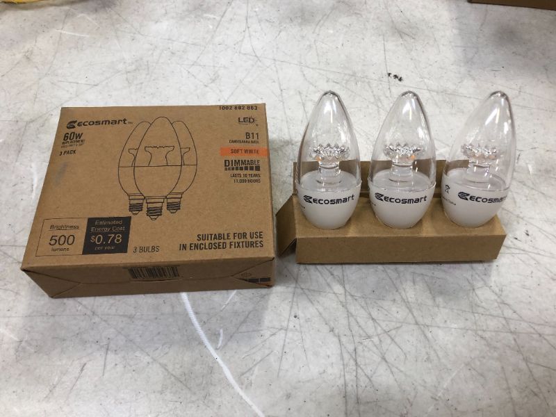 Photo 2 of 2x 3-Pack Ecosmart 60 Watt --b11 Candelabra  base--Daylight Uses 6 Watts Daylight 5000 K 500 Lumens  soft white