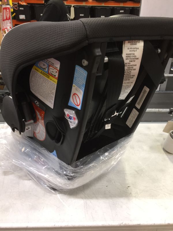 Photo 4 of Graco Extend2Fit Convertible Car Seat, Ride Rear Facing Longer with Extend2Fit, Gotham
