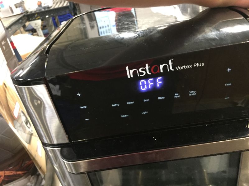 Photo 3 of Instant Vortex Plus 10 qt 7-in-1 Air Fryer Toaster Oven Combo