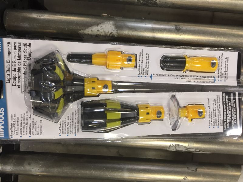 Photo 2 of Designers Edge E3001 11' Yellow Light Changing Kit Foot Metal Telescopic Pole, Baskets, Suction Cup and Broken Bulb Changers, Versatile Use, 5 Accessories Included