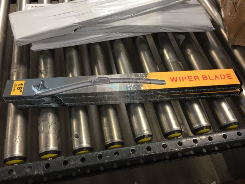 Photo 2 of 19" WIPER BLADE 475MM 2 PACK