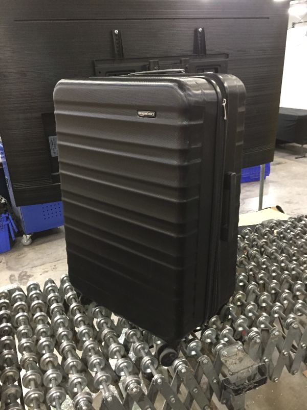 Photo 2 of 28" luggage black 