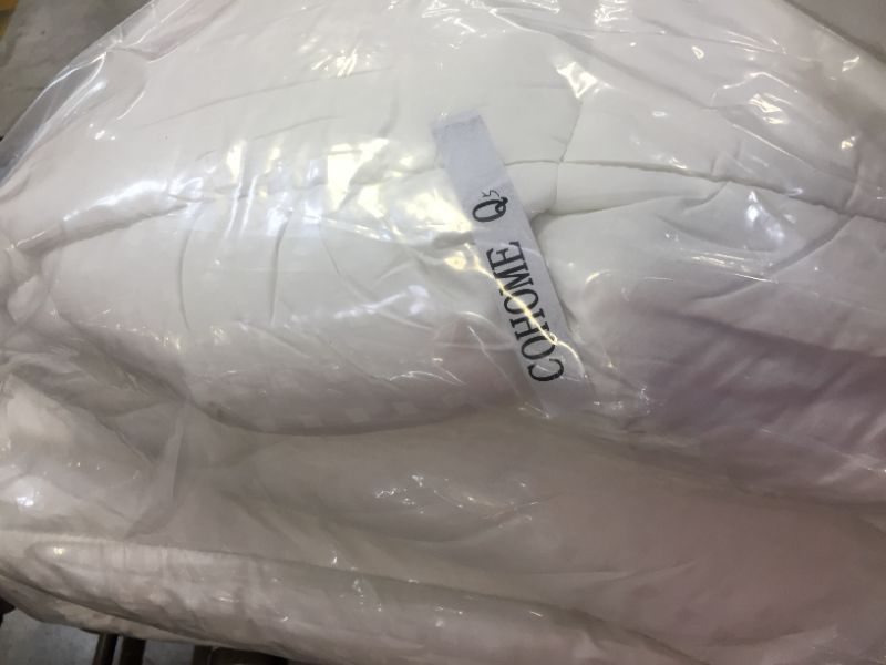 Photo 3 of COHOME Queen 2100 Series Cooling Comforter Down Alternative Quilted Duvet Insert with Corner Tabs All-Season -Winter Warm Luxury Hotel Comforter - - Reversible - Machine Washable - White (88X88)
