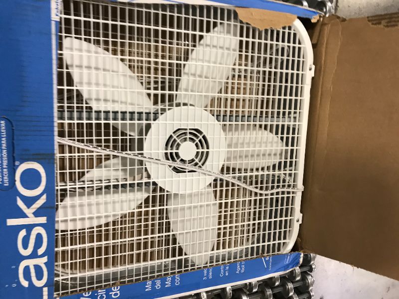 Photo 2 of 20 in. Air Circulating Box Fan with 3 Speeds