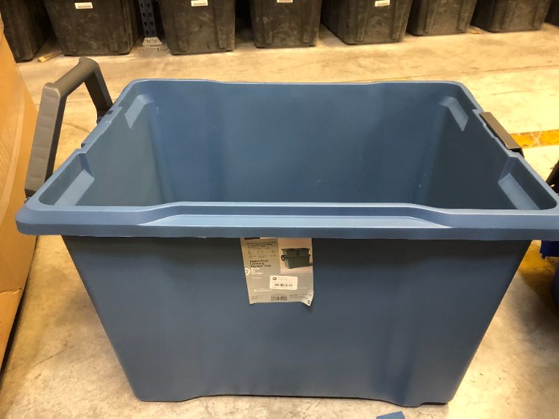 Photo 3 of heavy duty latching storage tote 32gal--extra large wheeled