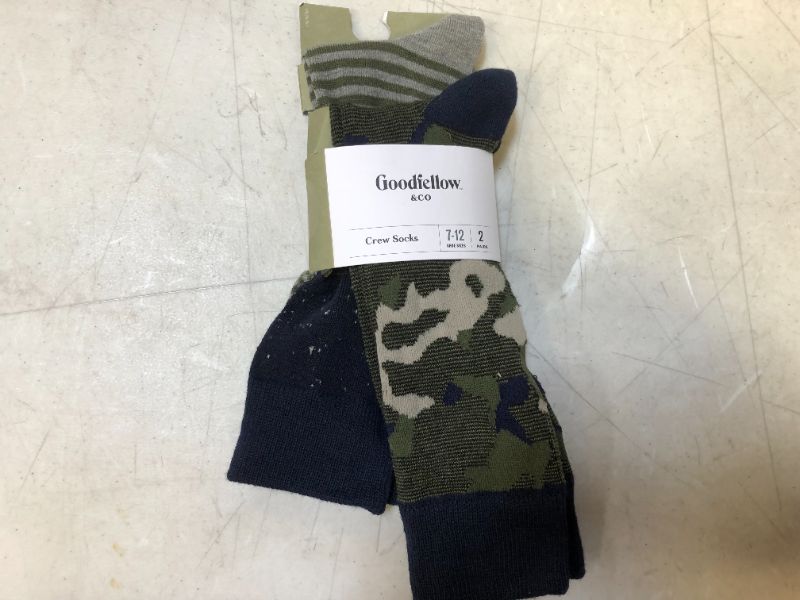 Photo 1 of goodfellow &co 2pairs men's socks---shoe size 7/12