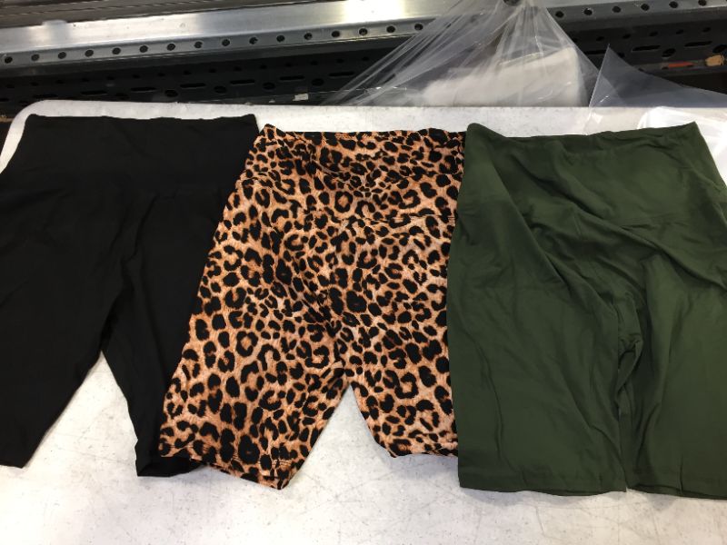 Photo 1 of womens short leggings pants 3 pack color black green and cheetah print  size large 