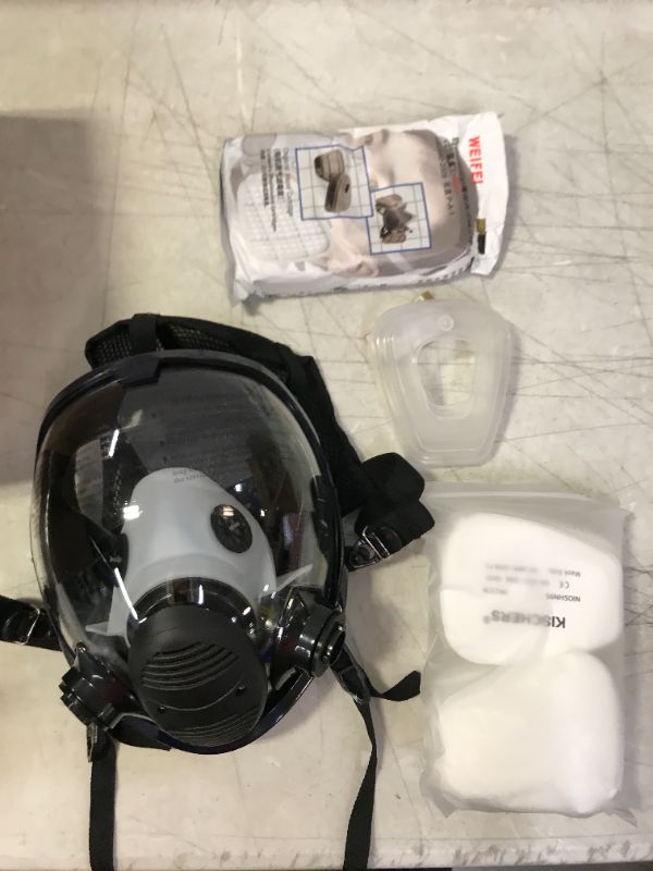 Photo 2 of 15in 1 Reusable Full Face Respirator Widely Used in Paint Sprayer,Woodworking,Welding,Dust Protector and Other Work Protection (Medium)
