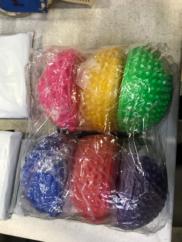 Photo 1 of bundle of 6 balls 