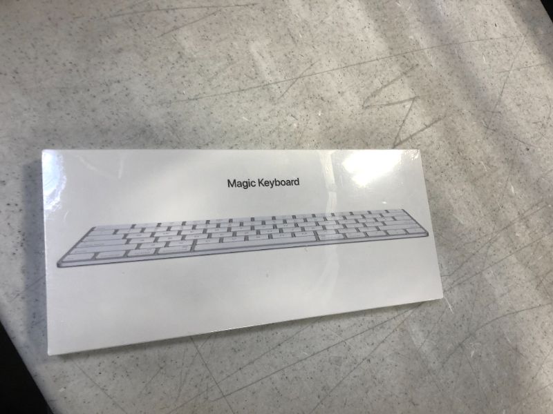 Photo 2 of Apple Magic Keyboard - US English - Silver
