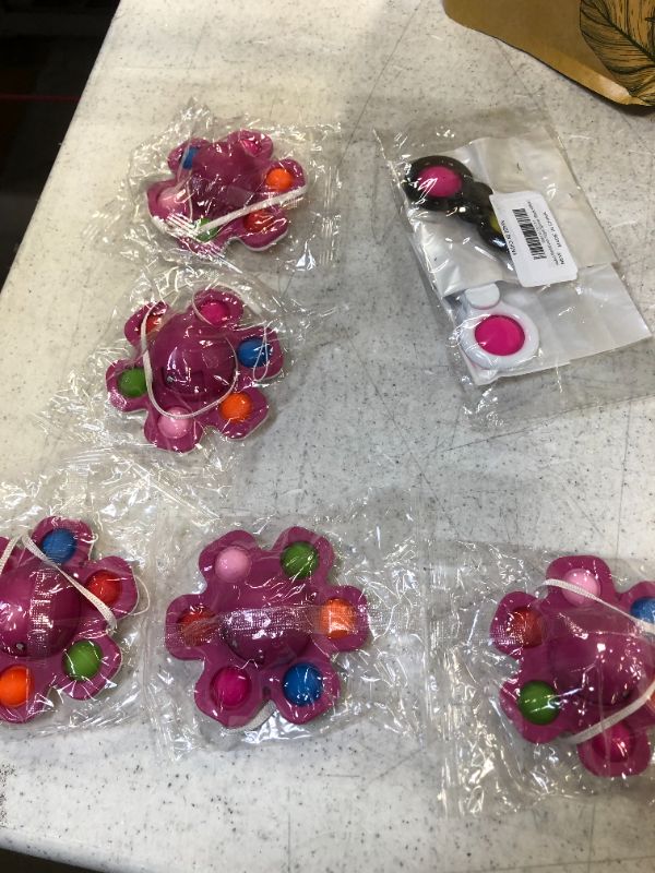 Photo 1 of fidget spinners 6 count 