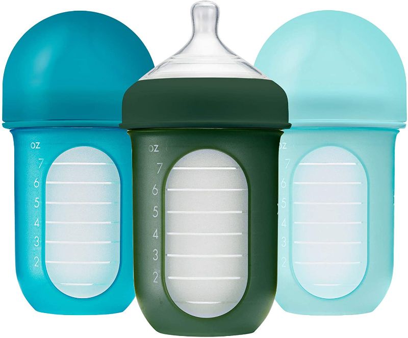 Photo 1 of NURSH Reusable Silicone Pouch Bottle,8 Ounce with Stage 2 Medium Flow Nipple (Pack of 3) (ITEM IS DIRTY)
