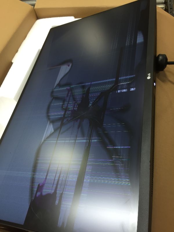 Photo 2 of FOR PARTS ONLY, MJOR LCD DAMAGE LG 32QN600-B 32-Inch QHD (2560 x 1440) IPS Monitor with HDR 10