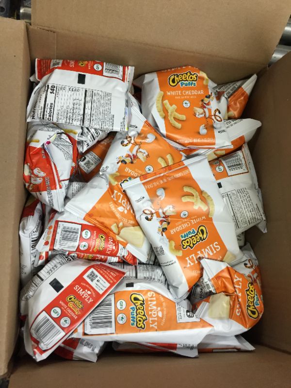 Photo 1 of 36CT WHITE CHEDDAR CHEETOS MIX BESTBY AUG242021