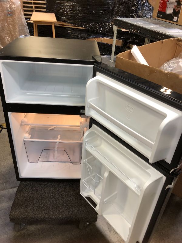 Photo 3 of Whirlpool 3.1 cu ft Mini Refrigerator Stainless Steel WH31S1E
