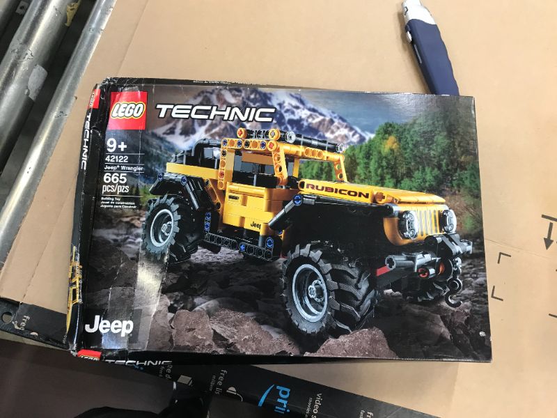 Photo 1 of LEGO Technic Jeep Wrangler 42122 Building Set
