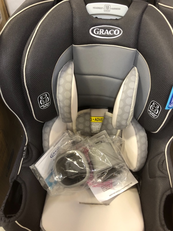 Photo 3 of Graco Extend2Fit Convertible Car Seat Ride Rear Facing Longer with Extend2Fit (DAMAGES TO BOX)