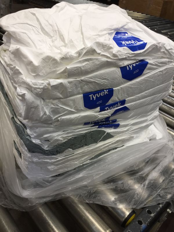 Photo 3 of 25 pack of DuPont Tyvek Coverall Protection suits