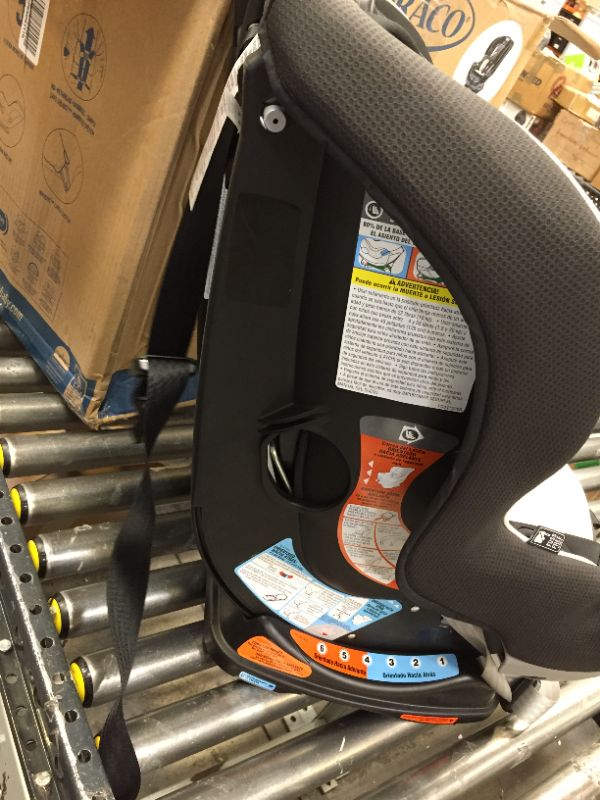 Photo 4 of Graco Baby Extend2Fit Convertible Car Seat