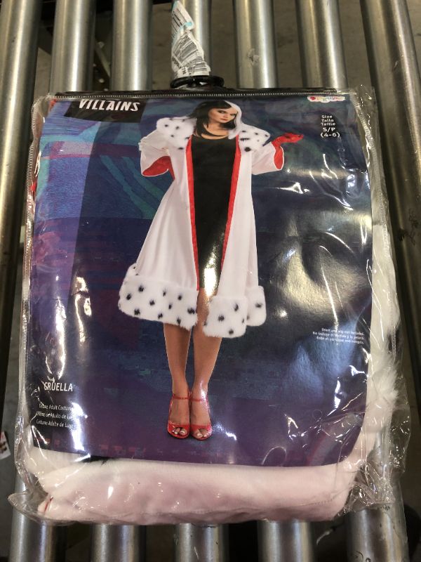 Photo 3 of Disguise 101 Dalmatians Animated Womens Cruella Jacket Deluxe Costume
**OPEN PACKAGE**