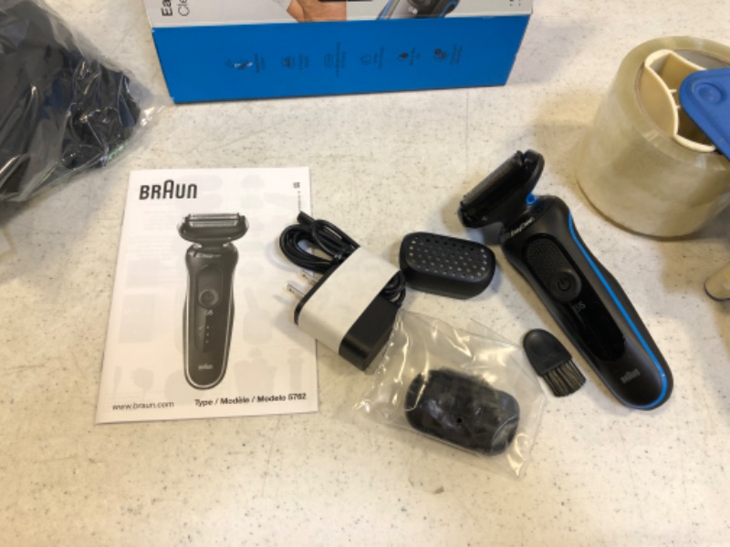 Photo 2 of Braun Electric Razor for Men, Series 5 5018s Electric Foil Shaver with Precision Beard Trimmer, Rechargeable, Wet & Dry with EasyClean
