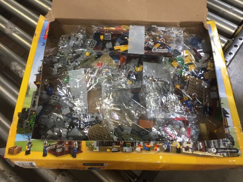 Photo 2 of LEGO Creator 3in1 Medieval Castle 31120 Building Kit; Castle with Moat and Drawbridge, Plus 3 Minifigures; New 2021 (1,426 Pieces)
