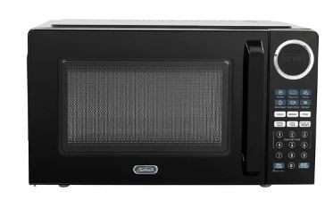 Photo 1 of Sunbeam 0.9 cu ft 900 Watt Microwave