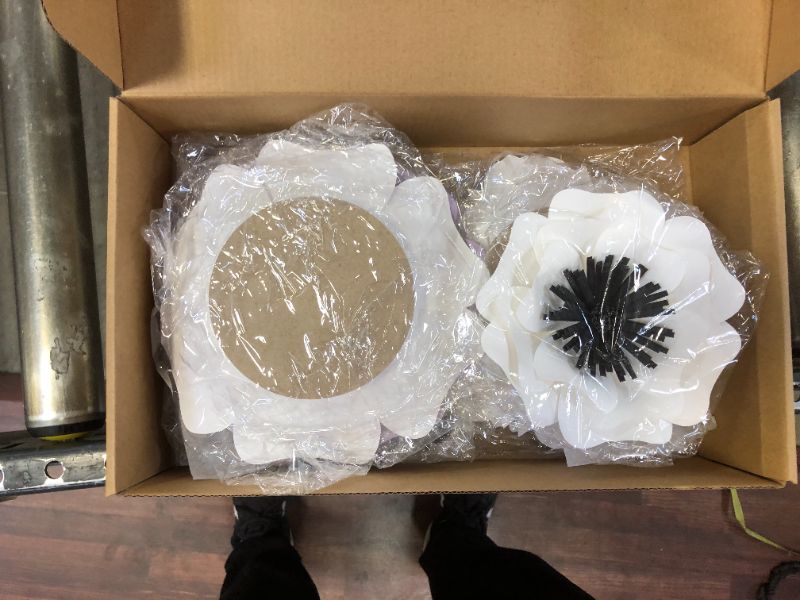 Photo 1 of Artificial flowers 2 boxes 
