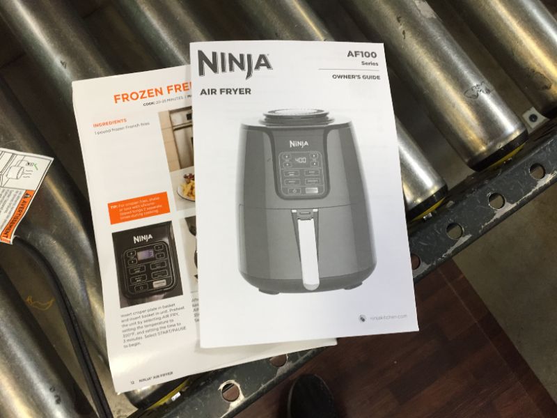 Photo 4 of Ninja 4qt Air Fryer - Black AF101
