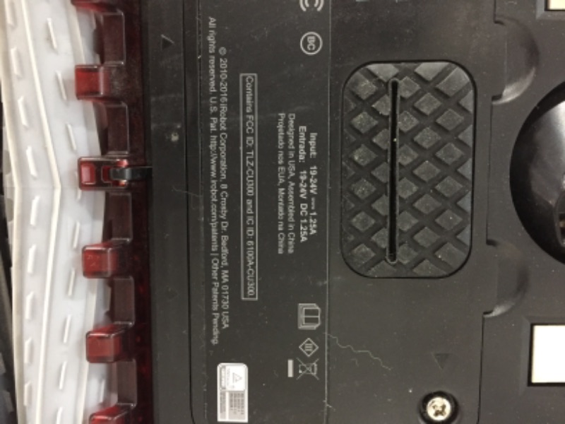 Photo 1 of iRobot Roomba 891 Robot Vacuum- Wi-Fi Connected, Works with Alexa, Ideal for Pet Hair, Carpets, Hard Floors

//MINOR DAMAGE WITH SCUFFS 
