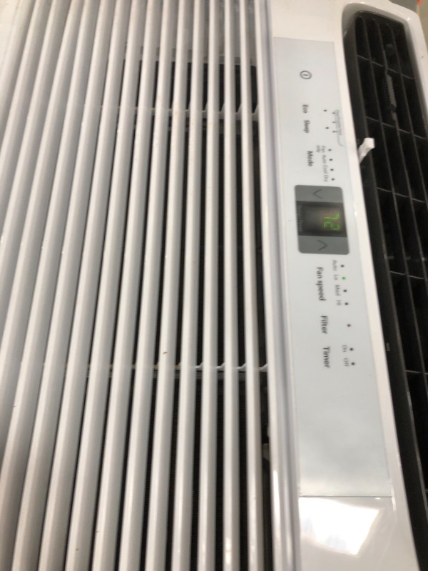 Photo 5 of Frigidaire FFRE123WAE Window Air Conditioner, 12,000 BTU, White
USED